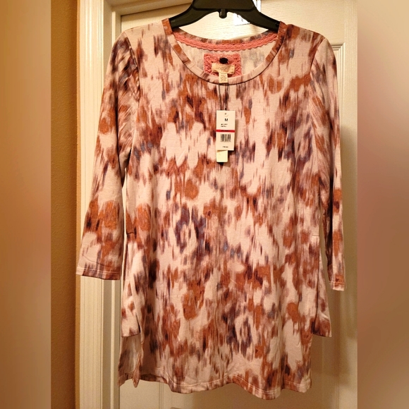 Women's 3/4 length sleeve top.  NWT - Picture 1 of 5